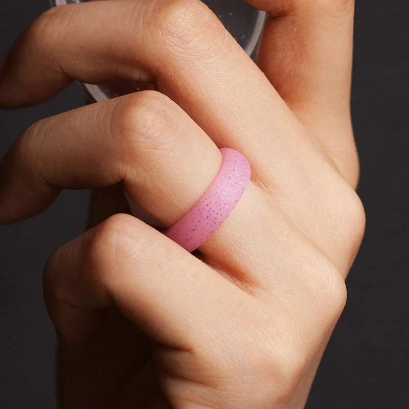 Men's Fashion Finger Rubber Bands Rings Charms Silicone Rings for Women Silicone Wedding Rings Environmental Jewelry Gifts RN09
Men's Fashion Finger Rubber Bands Rings Charms Silicone Rings for Women Silicone Wedding Rings Environmental Jewelry Gifts RN09