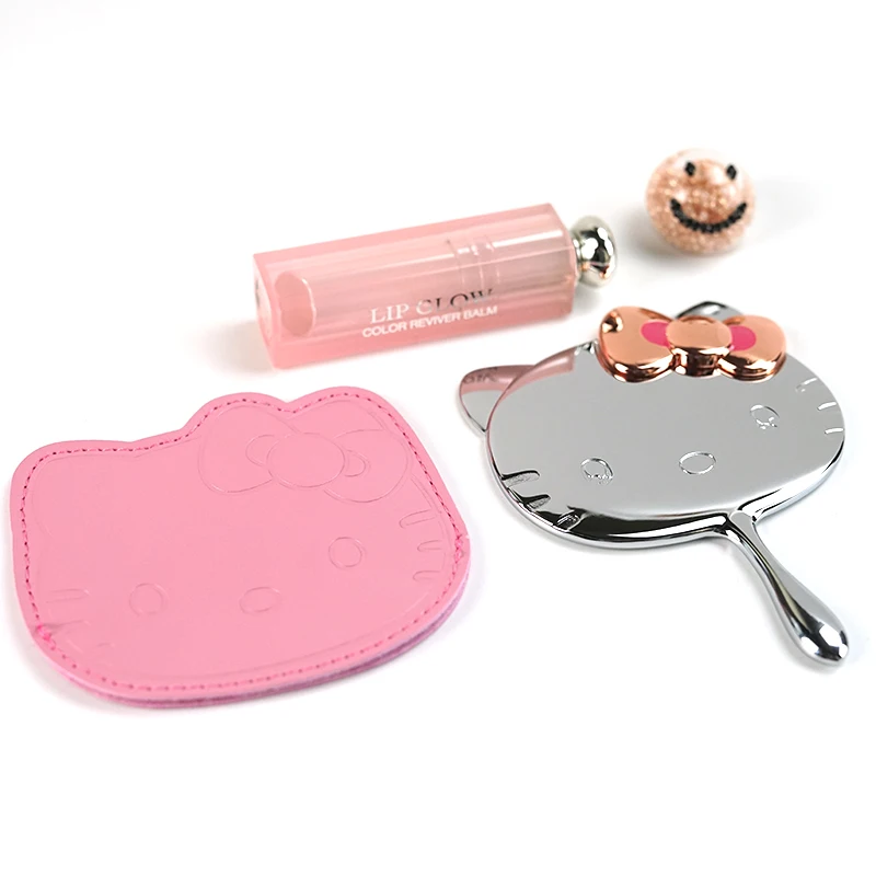Kitty Cartoon Vanity Mirror Makeup Office Desk Decoration Cosmetic KT Rose Gold Bowknot PU Jacket Protective Single Handle
Kitty Cartoon Vanity Mirror Makeup Office Desk Decoration Cosmetic KT Rose Gold Bowknot PU Jacket Protective Single Handle