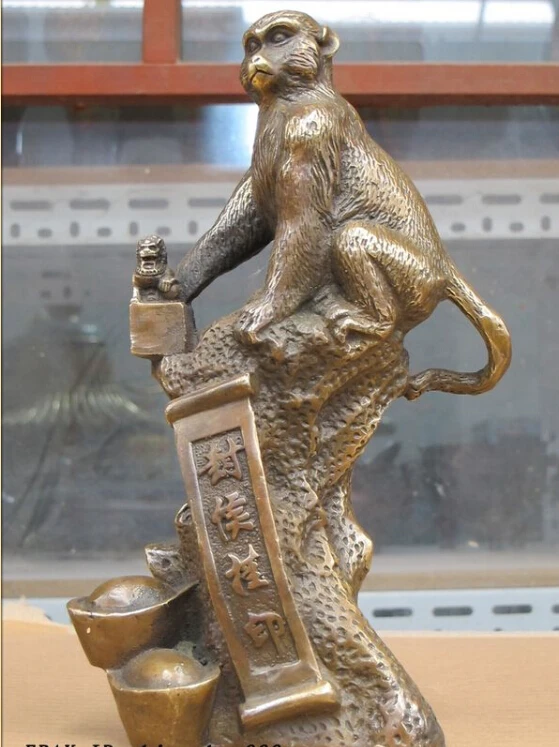 10"Chinese Bronze sculpture promoted Seal the marquis monkey hangs lion seal Statue
10"Chinese Bronze sculpture promoted Seal the marquis monkey hangs lion seal Statue