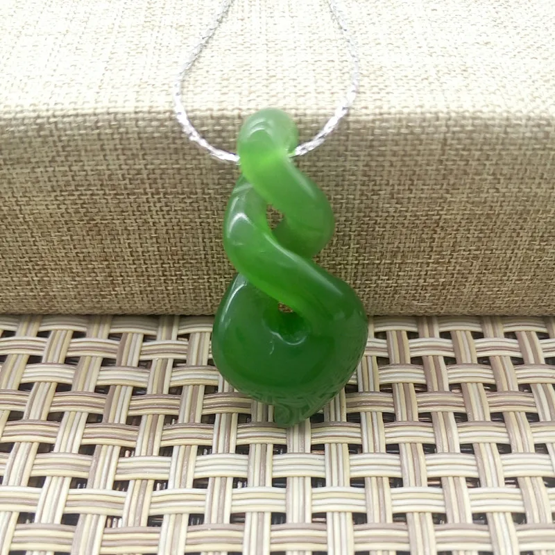 3 styles Green Nephrite Two Times Twist Nephrite New Zealand Maori Style Symbol Of Protection Green Pendant
3 styles Green Nephrite Two Times Twist Nephrite New Zealand Maori Style Symbol Of Protection Green Pendant