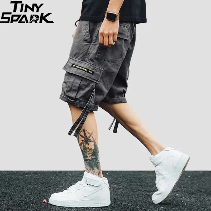 2019 Hip Hop Cargo Short Streetwear Men Harajuku Short Summer Pocket Short Cotton Jogger Sweatpant Grey Casual Loose Street Wear
2019 Hip Hop Cargo Short Streetwear Men Harajuku Short Summer Pocket Short Cotton Jogger Sweatpant Grey Casual Loose Street Wear
