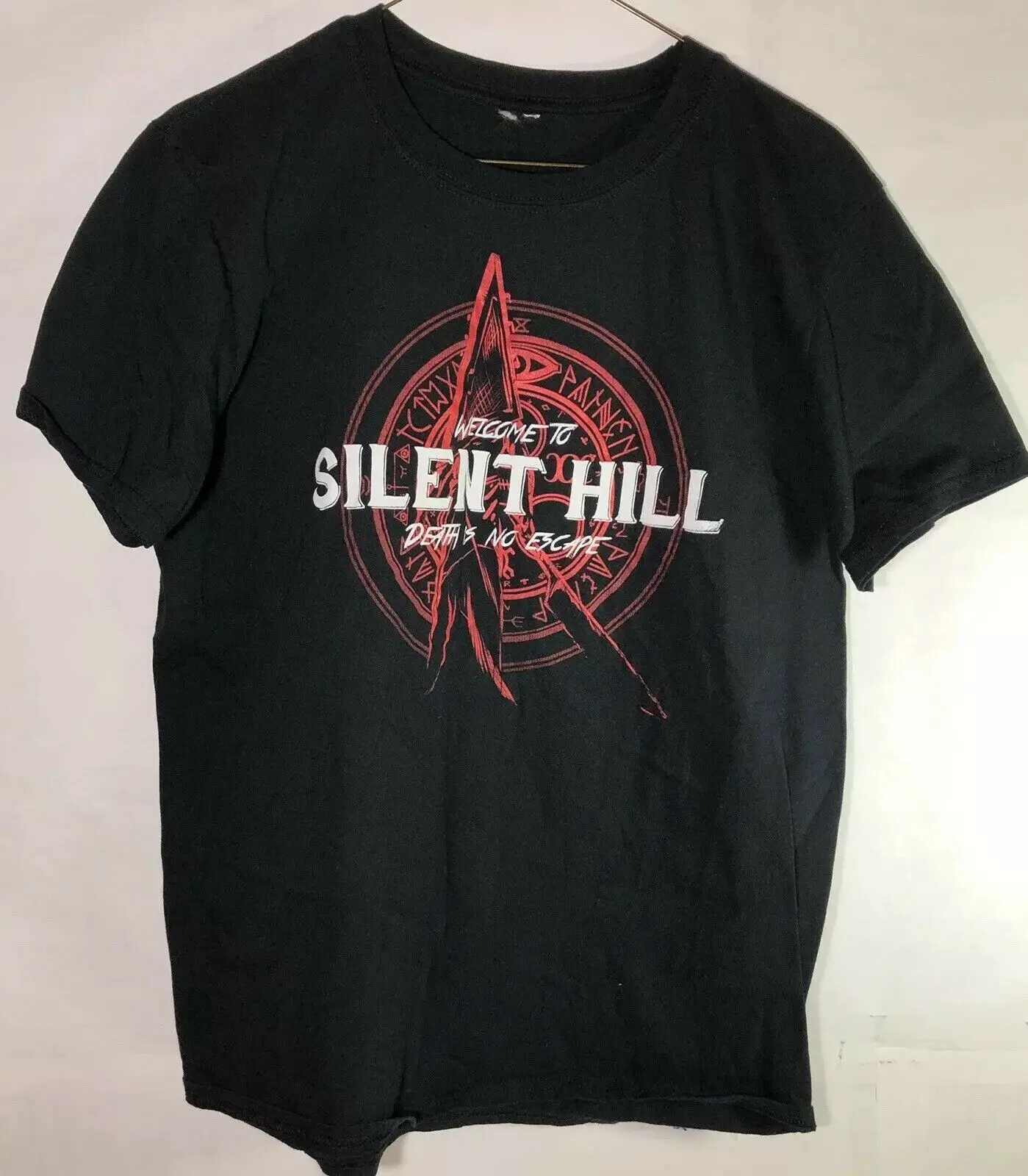 Welcome To Silent Hill Death Is No Escape Black Men's T-Shirt Tee Read Descript 2019 Latest Men T Shirt Fashion
Welcome To Silent Hill Death Is No Escape Black Men's T-Shirt Tee Read Descript 2019 Latest Men T Shirt Fashion
