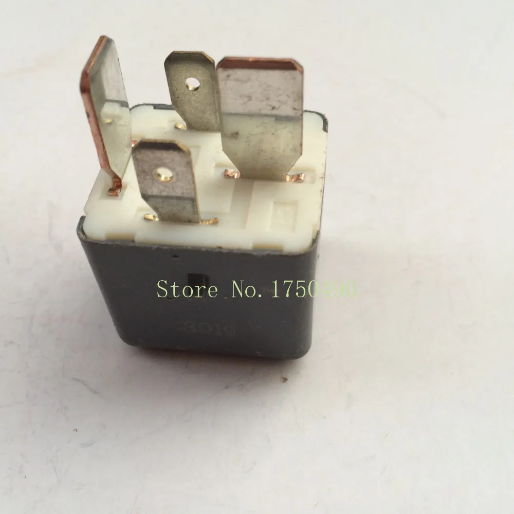ABS MOTOR RELAY 88263-21010 90987-02025 90987-T2002 For Toyota CAMRY COROLLA VITZ LEXUS ECHO CROWN PRIUS WISH
ABS MOTOR RELAY 88263-21010 90987-02025 90987-T2002 For Toyota CAMRY COROLLA VITZ LEXUS ECHO CROWN PRIUS WISH