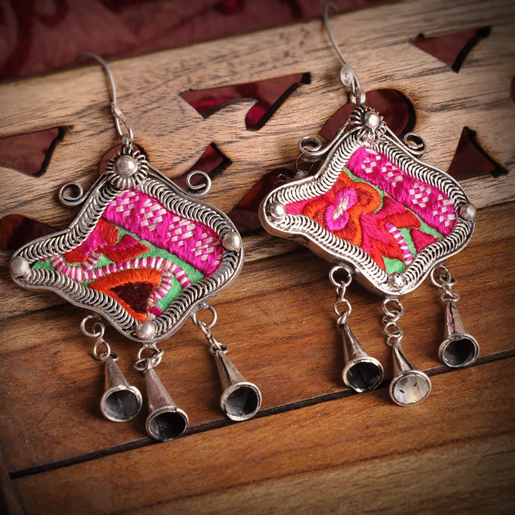 national ethnic 100% Handmade embroidery earrings creative personality Miao silver plated dangle earrings jewelry
national ethnic 100% Handmade embroidery earrings creative personality Miao silver plated dangle earrings jewelry