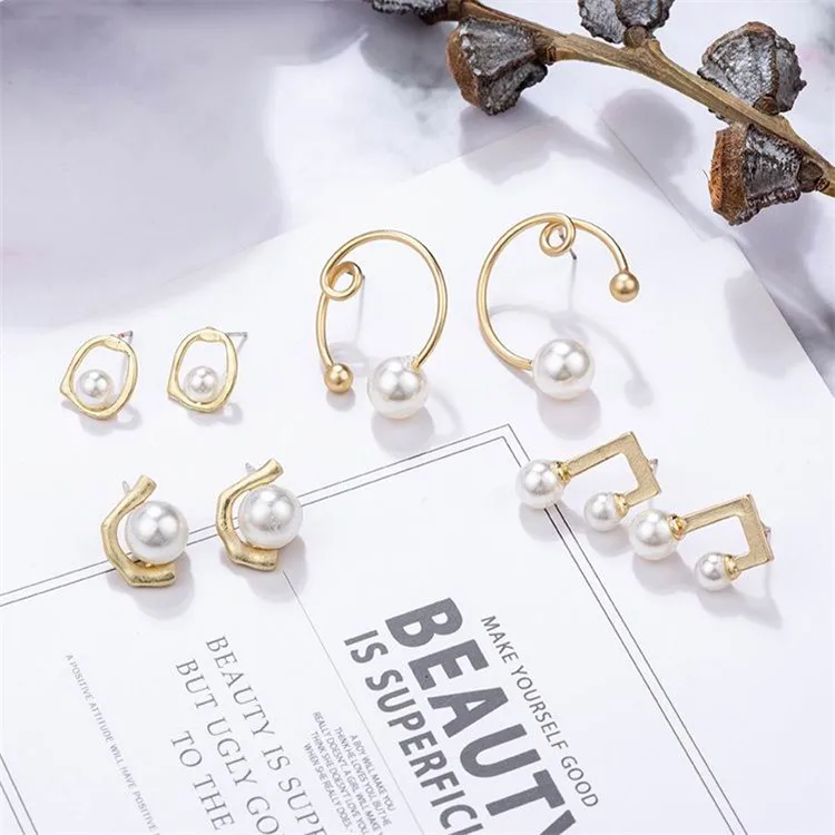 Japan New Style Irregular Circle Metal Simulated Pearl Stud Earrings For Women Simple Jewelry Musical Note Boucle D'oreille
Japan New Style Irregular Circle Metal Simulated Pearl Stud Earrings For Women Simple Jewelry Musical Note Boucle D'oreille