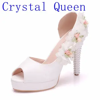Crystal Queen Women Sweet White Flower Lace Platform Peep Top High Heels Pearls Wedding Shoes Bride Dress Shoes11CM Pumps
Crystal Queen Women Sweet White Flower Lace Platform Peep Top High Heels Pearls Wedding Shoes Bride Dress Shoes11CM Pumps