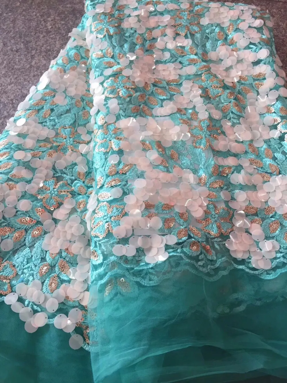 High Quality 2017 Tulle Sequins African Lace Fabric Guipure Embroidered French Net Green White Lace Fabrics for Wedding Party
High Quality 2017 Tulle Sequins African Lace Fabric Guipure Embroidered French Net Green White Lace Fabrics for Wedding Party