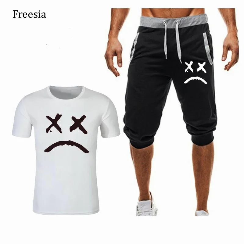 New Men's Casual Set Men's LOGO Print Summer Casual Set Round Neck Short Sleeve T-Shirt Straight Pants Set
New Men's Casual Set Men's LOGO Print Summer Casual Set Round Neck Short Sleeve T-Shirt Straight Pants Set