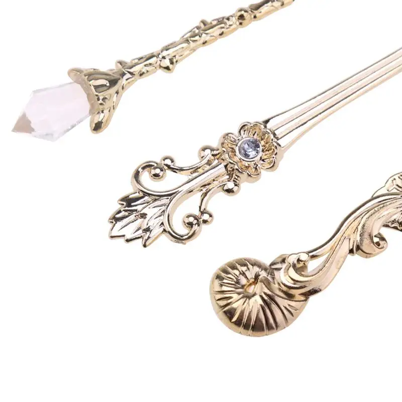 3pcs/set Vintage Coffee Ice Cream Spoon Metal Alloy Carved Dessert Candy Teaspoon Retro Table Decor Kitchen Tableware Supplies 3pcs/set Vintage Coffee Ice Cream Spoon Metal Alloy Carved Dessert Candy Teaspoon Retro Table Decor Kitchen Tableware Supplies