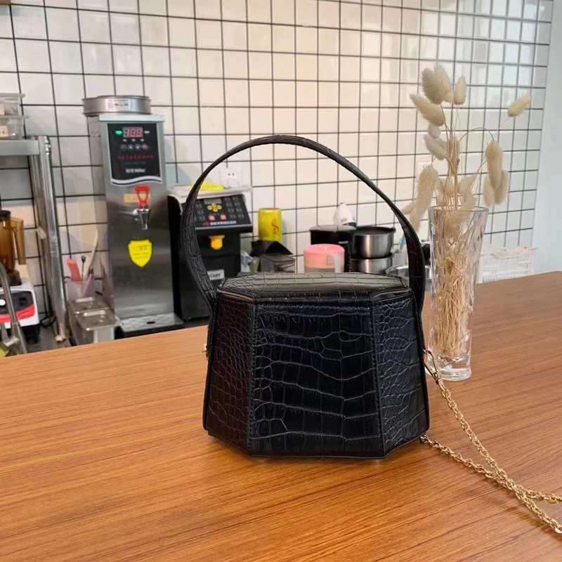 Crocodile Pattern Box Bag Women Leather Handbag Vintage Designer Top-handle Lady Clut Purse Clutch Luxury Wallet Evening Bag
Crocodile Pattern Box Bag Women Leather Handbag Vintage Designer Top-handle Lady Clut Purse Clutch Luxury Wallet Evening Bag