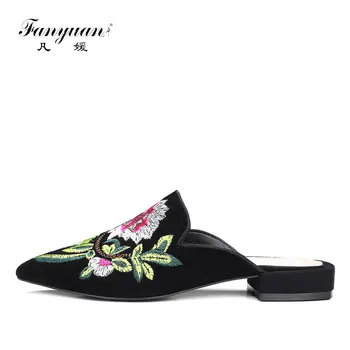 Fanyuan Summer Mules Shoes Slippers Women Suede Outdoor Flat Heel Flip Flops Embroider Pointed Toe Shoes Woman Slingback Sandals
Fanyuan Summer Mules Shoes Slippers Women Suede Outdoor Flat Heel Flip Flops Embroider Pointed Toe Shoes Woman Slingback Sandals