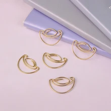 Golden shaped Paper clips Shaping Paperclip Individual Paper Needle Stainless Steel Old-fashioned clip Gold Paper Clips
Golden shaped Paper clips Shaping Paperclip Individual Paper Needle Stainless Steel Old-fashioned clip Gold Paper Clips