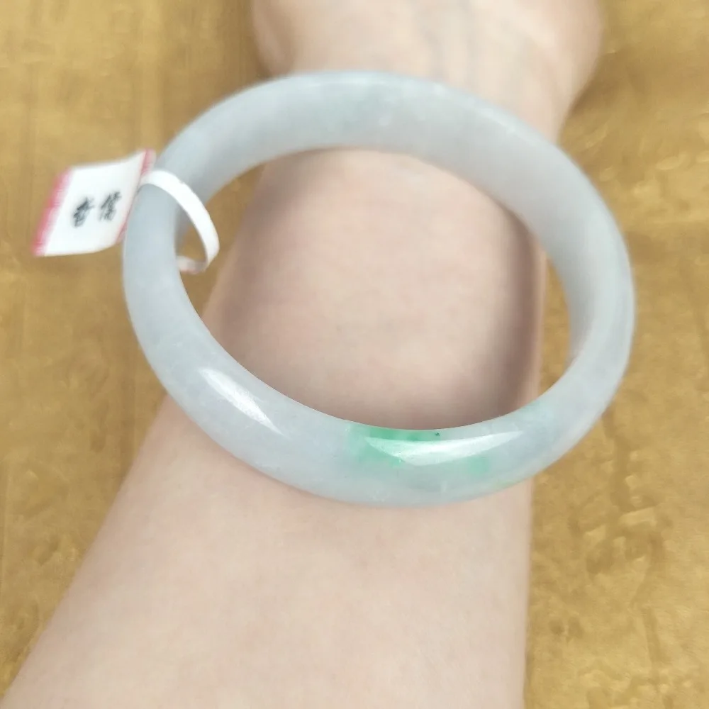 Send A certificate natural Jadeite bracelet Natural light green two-color 54-61mm female Princess bracelet Jewelry gift
Send A certificate natural Jadeite bracelet Natural light green two-color 54-61mm female Princess bracelet Jewelry gift
