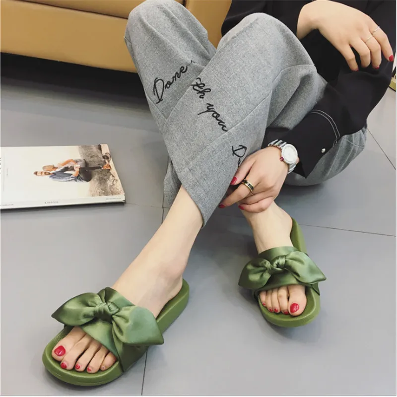 Women Summer Beach Shoes Silk Bow Slides Woman No Fur Slippers Flat Heels Flip Flops Ladies Rihanna Bohemia Sandals
Women Summer Beach Shoes Silk Bow Slides Woman No Fur Slippers Flat Heels Flip Flops Ladies Rihanna Bohemia Sandals
