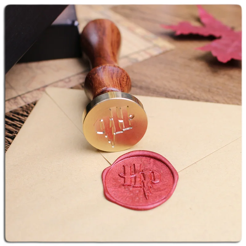 

New Arrival Sealing Wax Classic Initial Wax Seal Stamp of 2.5cm Harry Potter Pattern with rosewood handle