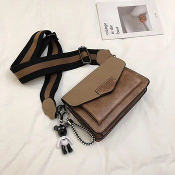 bags for women handbag designer new wave Korean version of the retro network red black bag texture wild broadband Messenger bag
bags for women handbag designer new wave Korean version of the retro network red black bag texture wild broadband Messenger bag