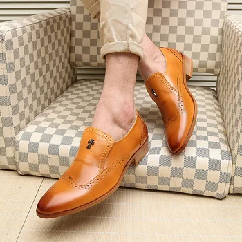 Spring Summer Fashion Square Heel Slip On Casual Flats Shoes High Quality PU Leather Low Top Carve Pointed Toe Men Oxfords Shoes
Spring Summer Fashion Square Heel Slip On Casual Flats Shoes High Quality PU Leather Low Top Carve Pointed Toe Men Oxfords Shoes