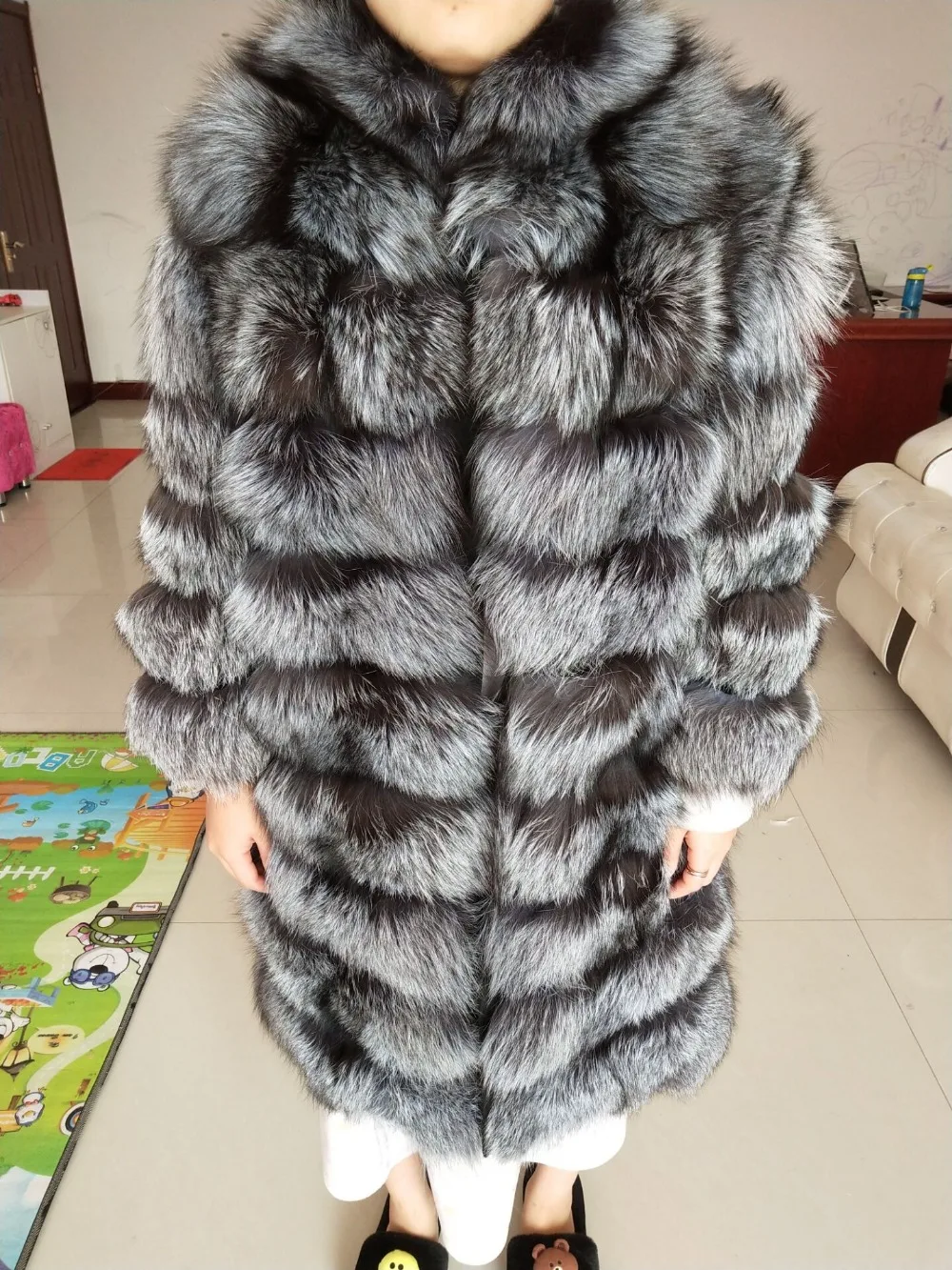 Silver Fox Fur Coat 90 Length and Collar New Brand Fashionable Female Silver Fox Fur Coat
Silver Fox Fur Coat 90 Length and Collar New Brand Fashionable Female Silver Fox Fur Coat