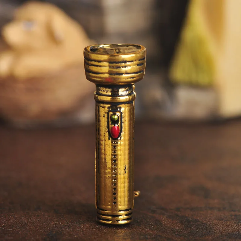 FUNMOR Classic Flashlight Shape Brooches For Women Men Enamel Vivid Vintage Flashlight Souvenir Gifts Alloy Brooch Badge Pins
FUNMOR Classic Flashlight Shape Brooches For Women Men Enamel Vivid Vintage Flashlight Souvenir Gifts Alloy Brooch Badge Pins