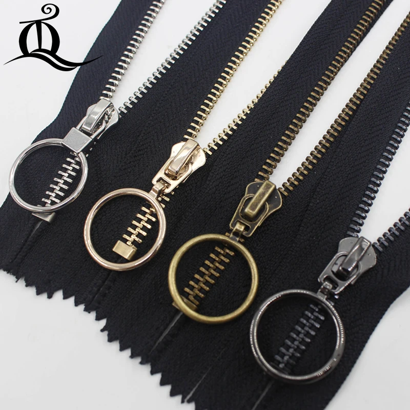 15cm-45cm 1pcs closed-End gold black silver copper Metal Zipper,Multi-color #5 Zippers For DIY Sewing white&black Available
15cm-45cm 1pcs closed-End gold black silver copper Metal Zipper,Multi-color #5 Zippers For DIY Sewing white&black Available