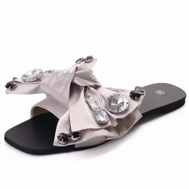 2018 Beach Slides Fashion Solid Women Shoes With Rhinestone Butterfly-knot Woman Sandals Summer Flats Size 35-40
2018 Beach Slides Fashion Solid Women Shoes With Rhinestone Butterfly-knot Woman Sandals Summer Flats Size 35-40
