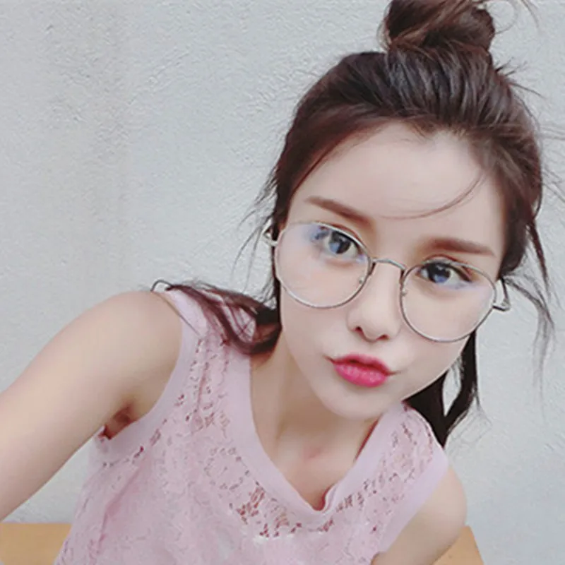 New fashion retro wide-neck round frame flat mirror Korean version of metal art female glasses frame trend with myopia frame
New fashion retro wide-neck round frame flat mirror Korean version of metal art female glasses frame trend with myopia frame