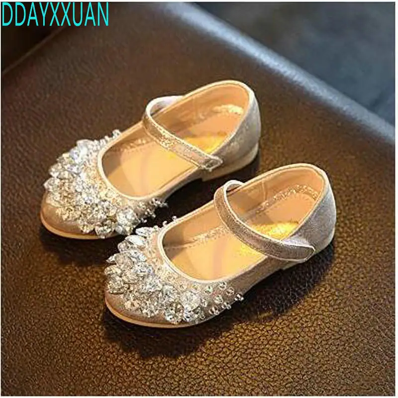 Girls princess shoes autumn children's fashion comfortable single flower dress shoes for girls sapato infantil menina festa
Girls princess shoes autumn children's fashion comfortable single flower dress shoes for girls sapato infantil menina festa