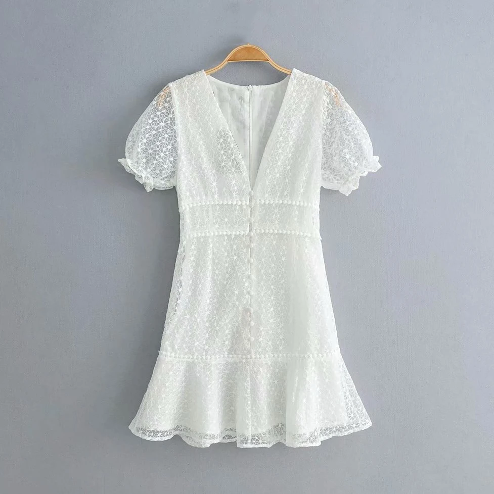 Women embroidery white mini dress sexy deep V neck short puff sleeve back zipper female casual dresses chic A line vestidos
Women embroidery white mini dress sexy deep V neck short puff sleeve back zipper female casual dresses chic A line vestidos