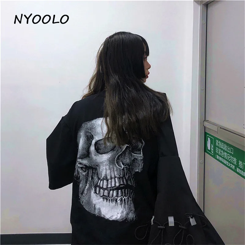 NYOOLO Vintage skull print solid color tee shirt Summer streetwear loose short sleeve O-neck T-shirt women men clothing tops tee
NYOOLO Vintage skull print solid color tee shirt Summer streetwear loose short sleeve O-neck T-shirt women men clothing tops tee