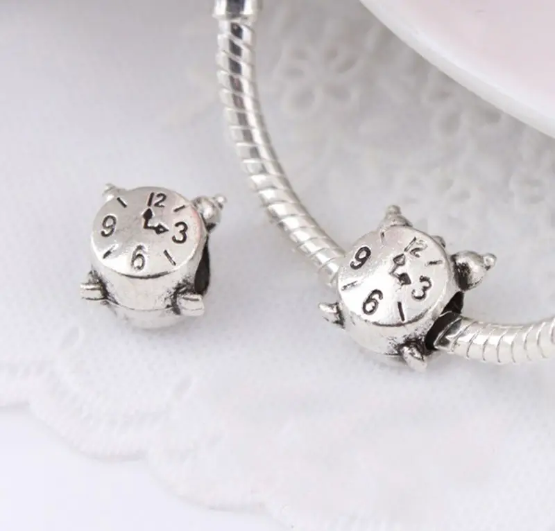 1 Pcs Small Alarm Clock Silver Bead Women DIY Bracelets & Bangles Alloy Charm Beads Fit Necklace Hot Fashion
1 Pcs Small Alarm Clock Silver Bead Women DIY Bracelets & Bangles Alloy Charm Beads Fit Necklace Hot Fashion