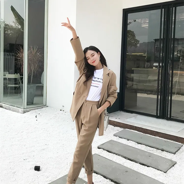 Autumn Notched Collar Blazer Solid Pant Sets Casual Loose Two Piece Sets Women Double Breasted Work Suits
Autumn Notched Collar Blazer Solid Pant Sets Casual Loose Two Piece Sets Women Double Breasted Work Suits
