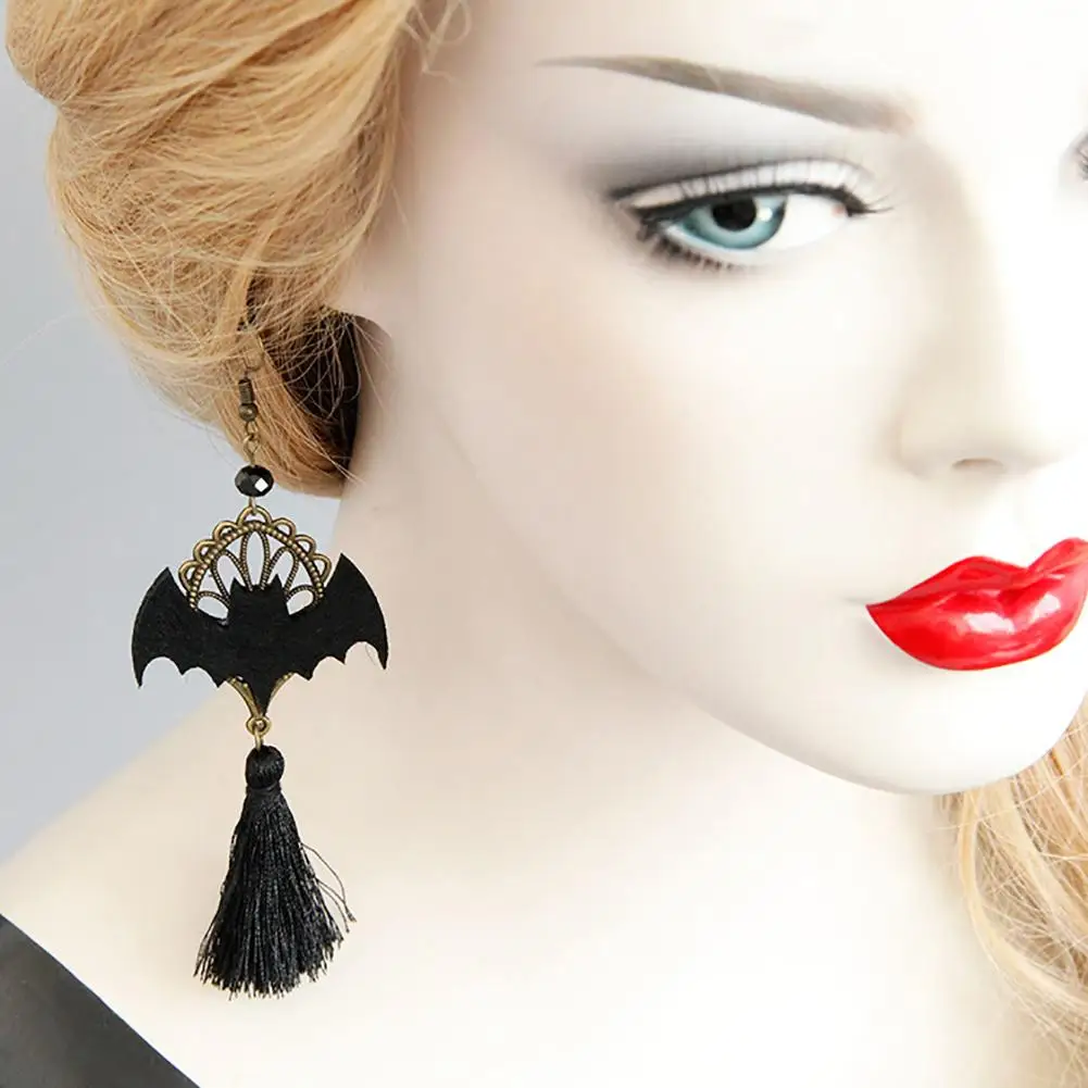 Gothic Bat Tassel Long Dangle Hook Earrings Women Halloween Club Jewelry earrings pendants
Gothic Bat Tassel Long Dangle Hook Earrings Women Halloween Club Jewelry earrings pendants