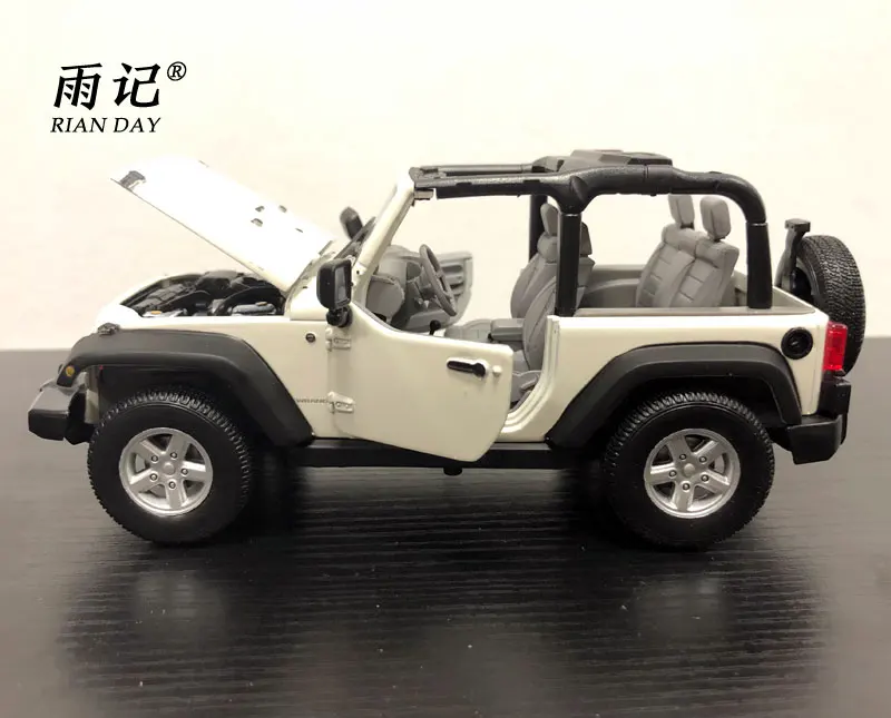 RIAN DAY 1/24 масштаб модель автомобиля игрушки США 2007 Jeep Wrangler SUV литая Металлический