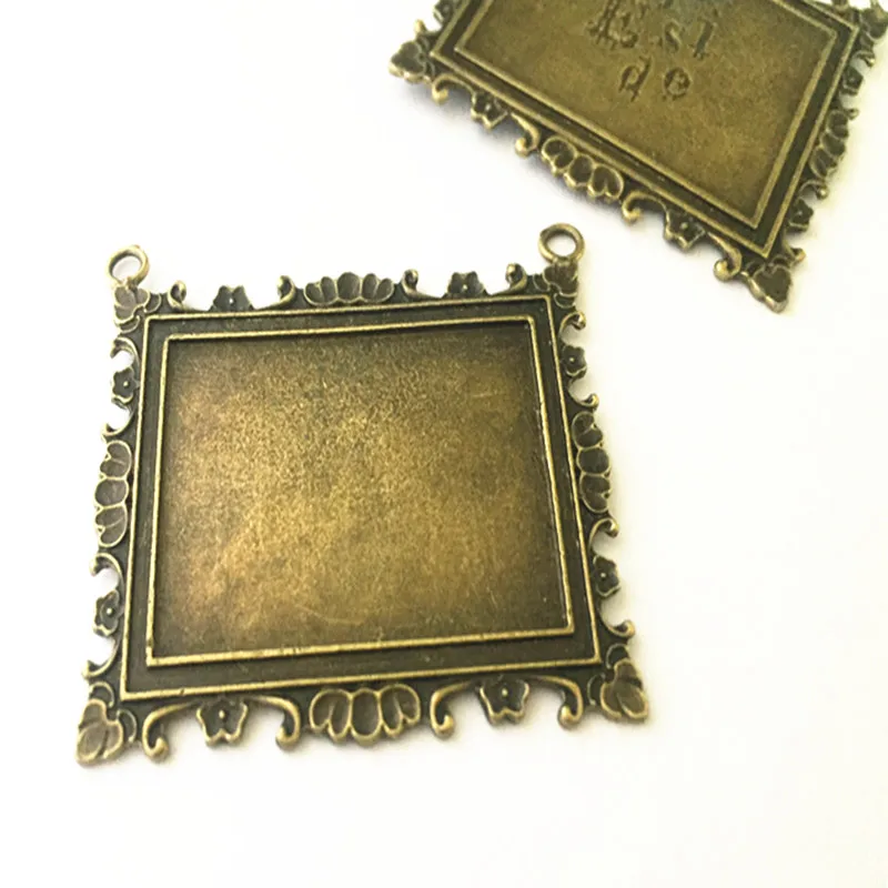 2pcs/lot 33mmx46mm antique bronze rectangular English letters Pendant Base tray accessories necklace charm connector
2pcs/lot 33mmx46mm antique bronze rectangular English letters Pendant Base tray accessories necklace charm connector