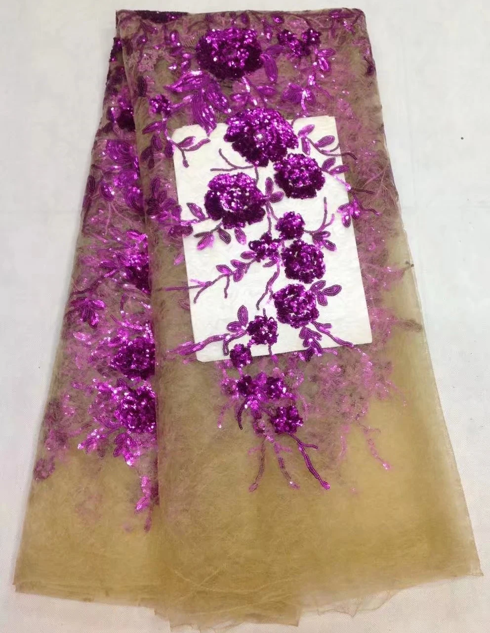 top quality African net lace with sequins,wholesale French lace fabric for party dress!
top quality African net lace with sequins,wholesale French lace fabric for party dress!
