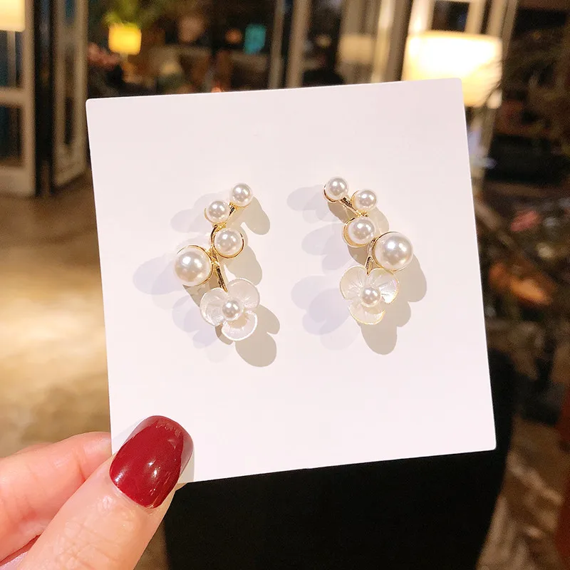 Dominated 2019 personality shell flower pearl Earrings Fashion Personality Temperament Simple Drop earrings
Dominated 2019 personality shell flower pearl Earrings Fashion Personality Temperament Simple Drop earrings