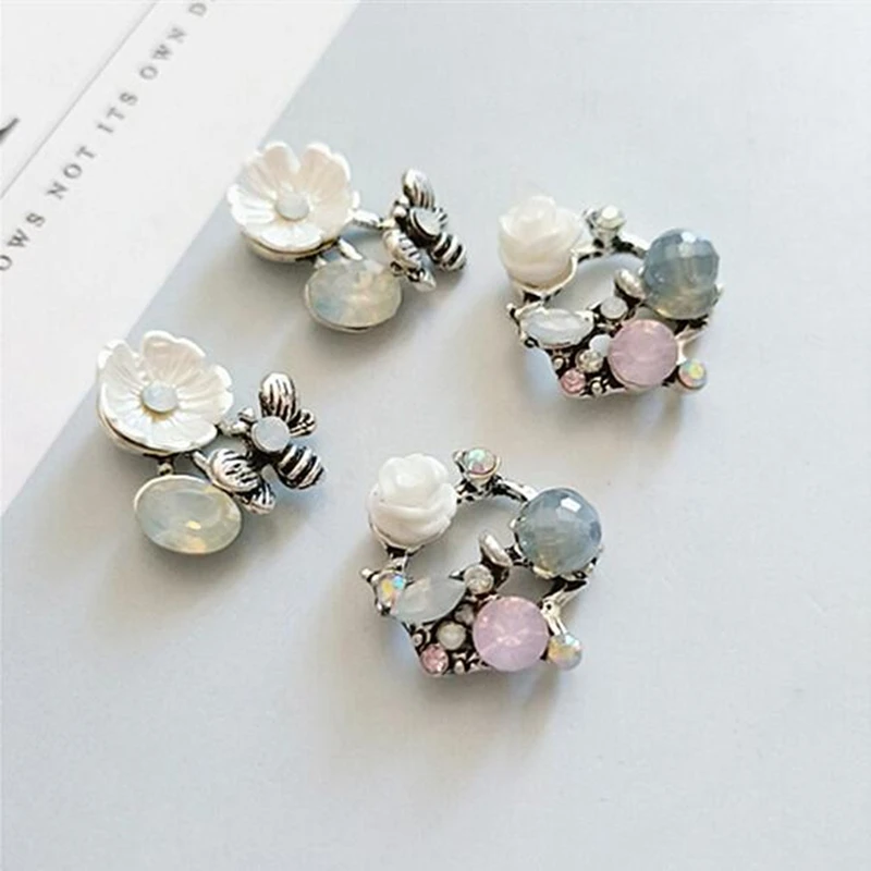 1 PCS Alloy Button Two Color Special shiny Rhinestone diamond button Wedding Decorative Girl Jewelry Diy hiar accessory
1 PCS Alloy Button Two Color Special shiny Rhinestone diamond button Wedding Decorative Girl Jewelry Diy hiar accessory