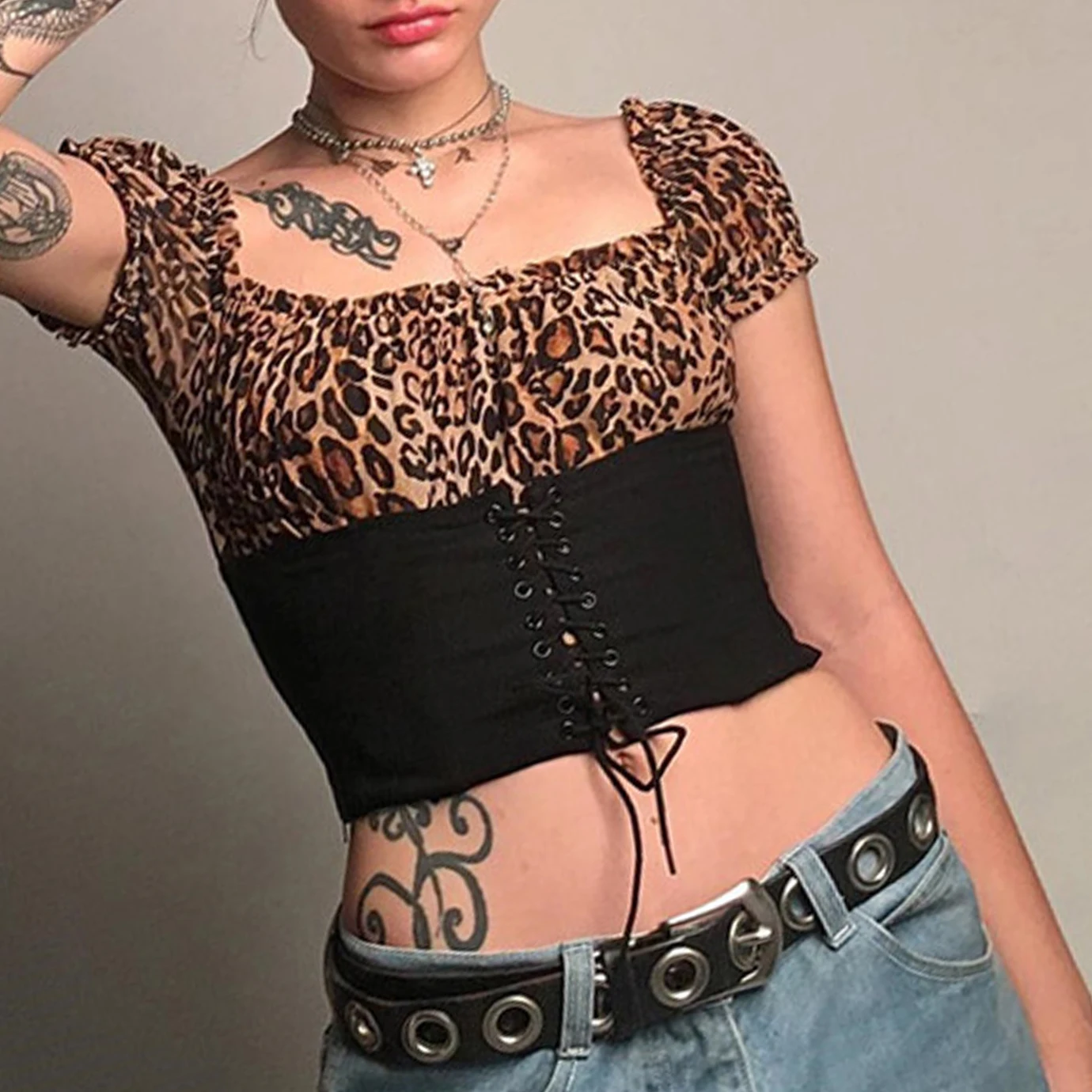 Square Off Shoulder Short Sleeve Bandage Lace-Up Corset Color Block Leopard Chiffon Crop Top Women Gothic Sexy T Shirt T-Shirt
Square Off Shoulder Short Sleeve Bandage Lace-Up Corset Color Block Leopard Chiffon Crop Top Women Gothic Sexy T Shirt T-Shirt