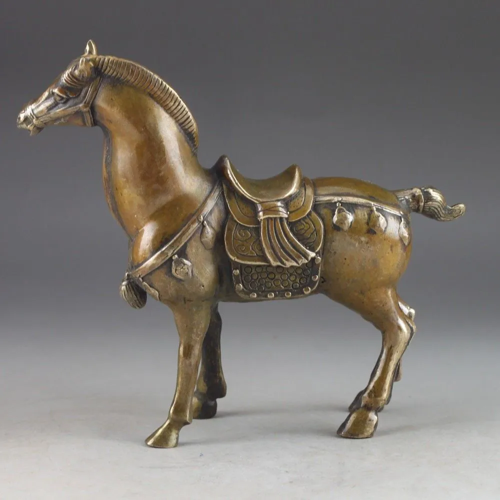 

China's rare copper old manual hammer the statue of horse Toward a sign of success metal handicraft.