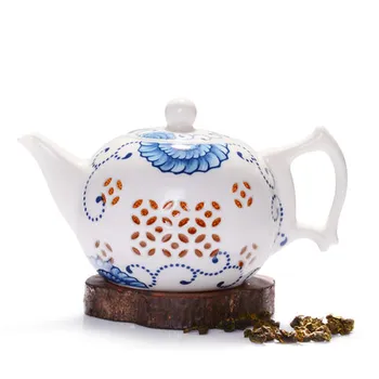 Blue flower porcelain teapot exquisite honeycomb pot body household single pot handmade teapot special
Blue flower porcelain teapot exquisite honeycomb pot body household single pot handmade teapot special