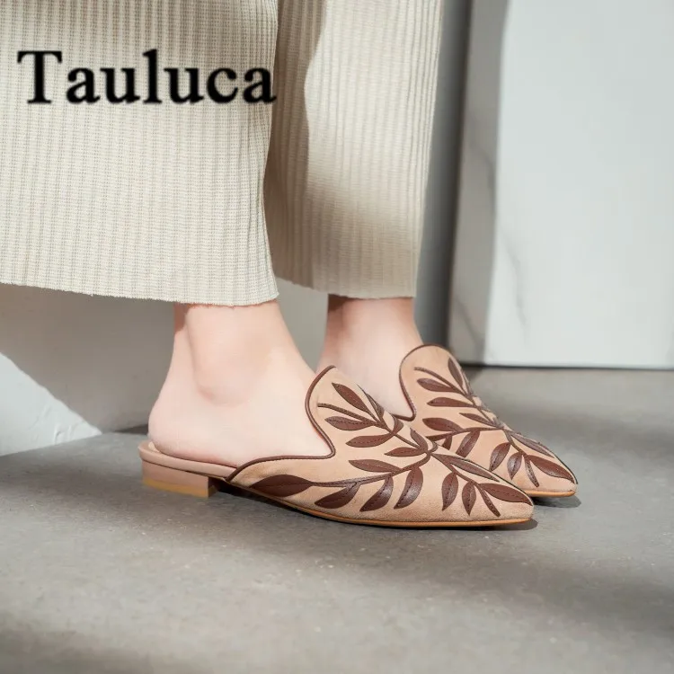 2019 Summer Women’s Korean Low-heeled Semi-Skid Slippers Sandals Suede Leaves Pointed Toe Flat Lazy Mopping Shoes Muller Shoes
2019 Summer Women’s Korean Low-heeled Semi-Skid Slippers Sandals Suede Leaves Pointed Toe Flat Lazy Mopping Shoes Muller Shoes