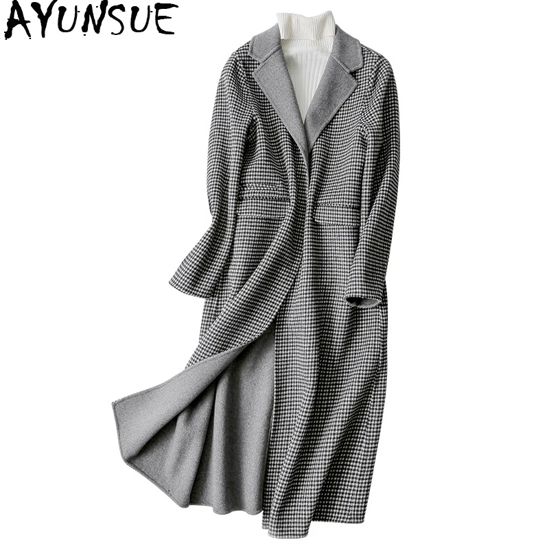 AYUNSUE England Style Long Wool Coat 2019 Women Winter Coats Turn-dwon Collar Plaid Woolen Female Jacket casacos 38010 WYQ1764
AYUNSUE England Style Long Wool Coat 2019 Women Winter Coats Turn-dwon Collar Plaid Woolen Female Jacket casacos 38010 WYQ1764