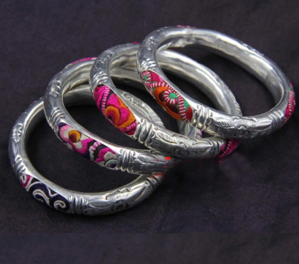 hot sell new - Wholesale -hot >> Handcrafted Superb Jewelry flower carved phoenix tibetan miao silver one and a pair bracelet
hot sell new - Wholesale -hot >> Handcrafted Superb Jewelry flower carved phoenix tibetan miao silver one and a pair bracelet