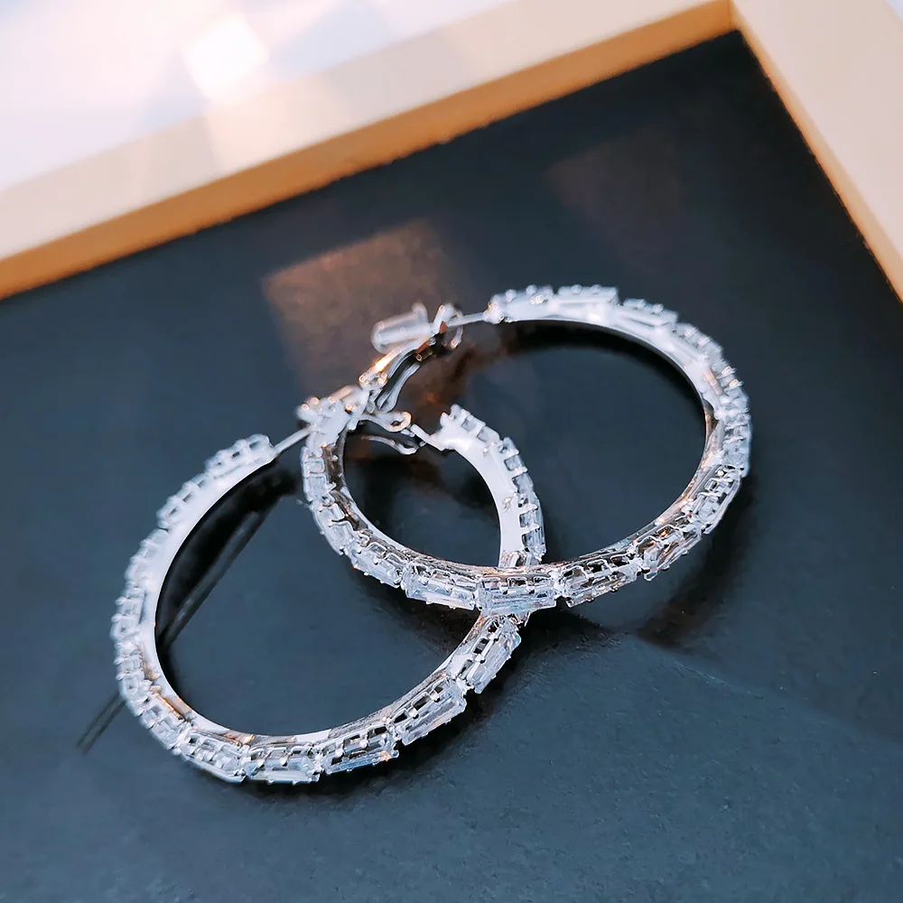 YUN RUO Cubic Zircon Stone Exaggerated Circle Earring S925 Silver Pin Hypoallergenic Woman Fashion Jewelry Gift Drop Shipping
YUN RUO Cubic Zircon Stone Exaggerated Circle Earring S925 Silver Pin Hypoallergenic Woman Fashion Jewelry Gift Drop Shipping