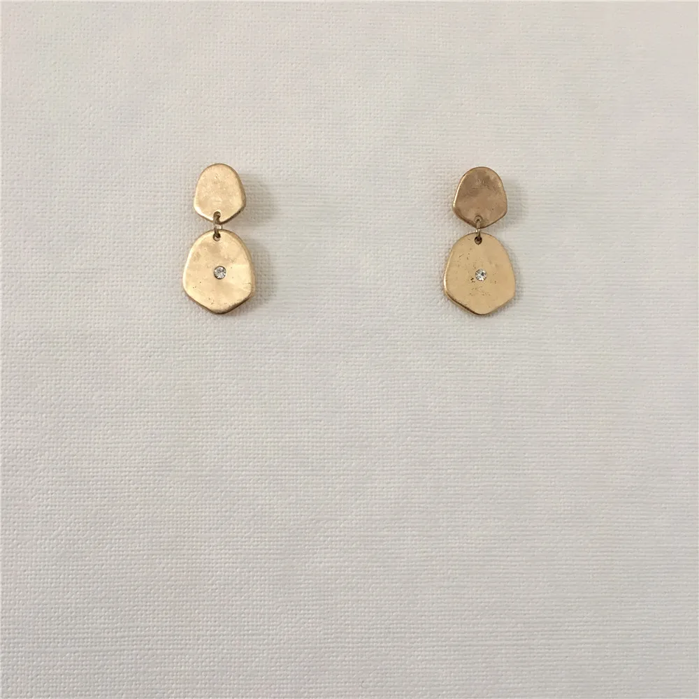 TRENDY WOMEN EARRINGS WORN GOLD COLOR PLATING IRREGULAR DROP EARRINGS FOR WOMEN GIRL
TRENDY WOMEN EARRINGS WORN GOLD COLOR PLATING IRREGULAR DROP EARRINGS FOR WOMEN GIRL