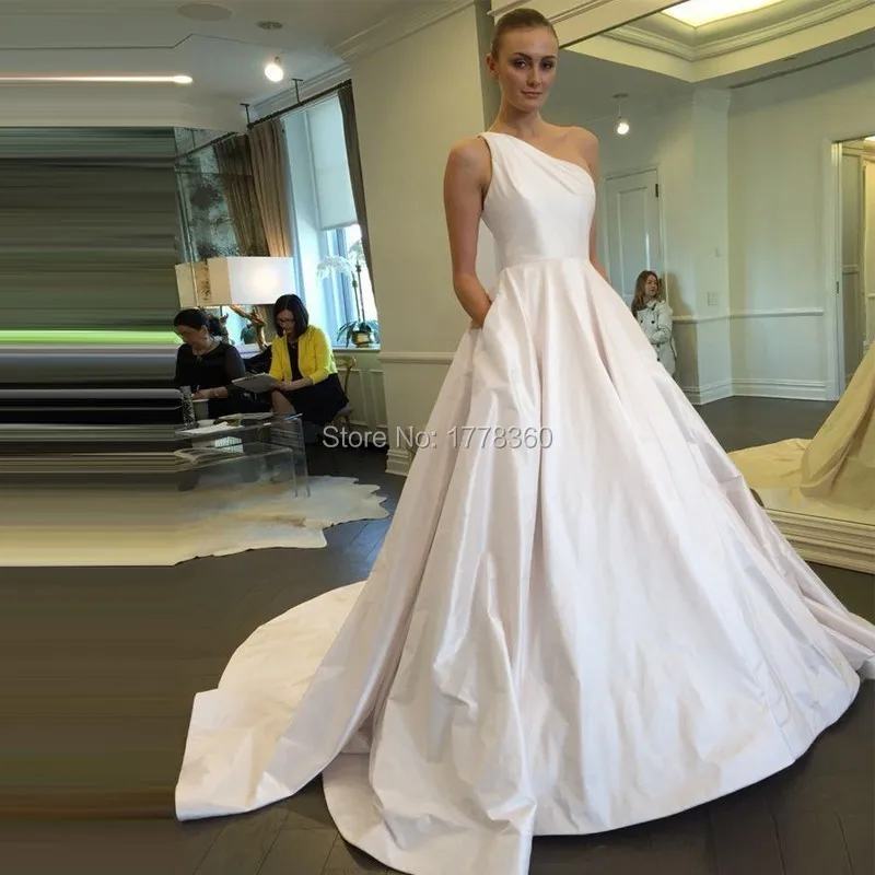 Атласная Одно Плечо Свадебное Платье С Длинным Pleat Line Свадебные Платья Мода кот