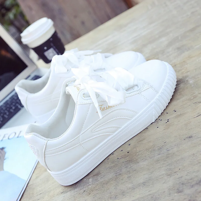 White Ribbon Lace Up Leather Shoes Female Breathable Classics Shoes Tidal Current Women Sports Shoes Flat Skateboarding Shoes
White Ribbon Lace Up Leather Shoes Female Breathable Classics Shoes Tidal Current Women Sports Shoes Flat Skateboarding Shoes