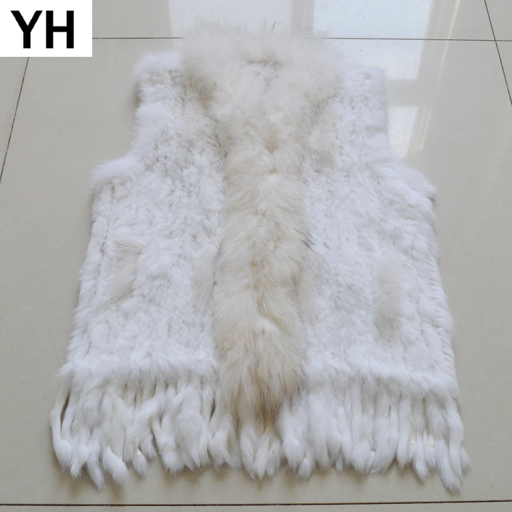2019 women genuine real rabbit fur vest spring autumn lady knitted tassel real rabbit fur gilet with real raccoon fur collar
2019 women genuine real rabbit fur vest spring autumn lady knitted tassel real rabbit fur gilet with real raccoon fur collar