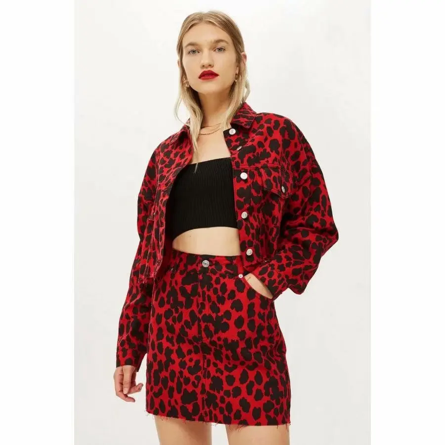 2019 Autumn European American Women Leopard Print Lapel Loose Short Adult coat Women Holographic fashion red Jacket Leopard
2019 Autumn European American Women Leopard Print Lapel Loose Short Adult coat Women Holographic fashion red Jacket Leopard