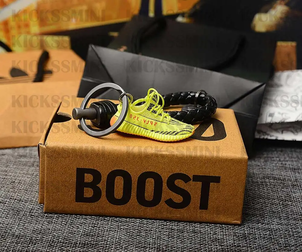 DIY Retro OG Air 350 Retro "FROZE YELLOW" 3D Mini Jordan Sneaker Keychain Bag Box Pendant Couple doll accessory
DIY Retro OG Air 350 Retro "FROZE YELLOW" 3D Mini Jordan Sneaker Keychain Bag Box Pendant Couple doll accessory